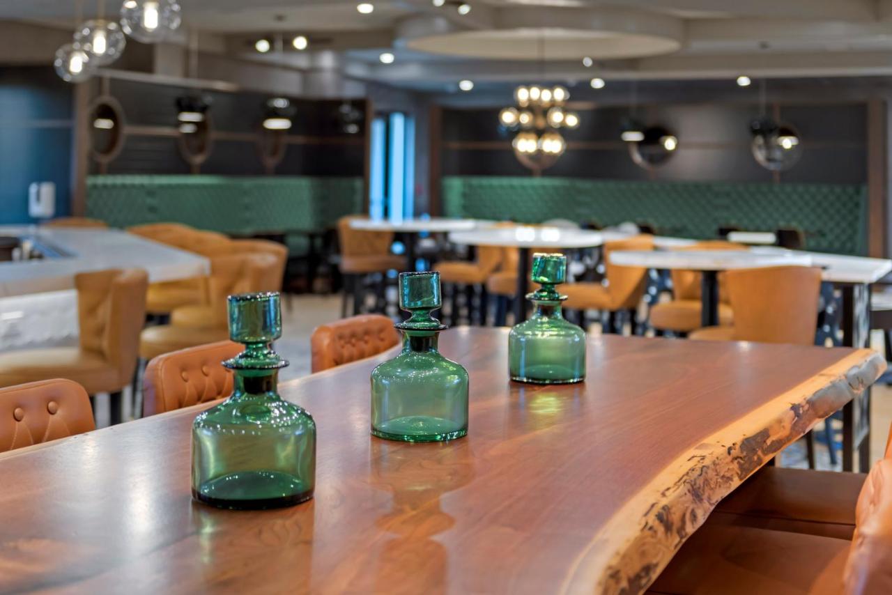 | Cambria Hotel Detroit-Shelby Township