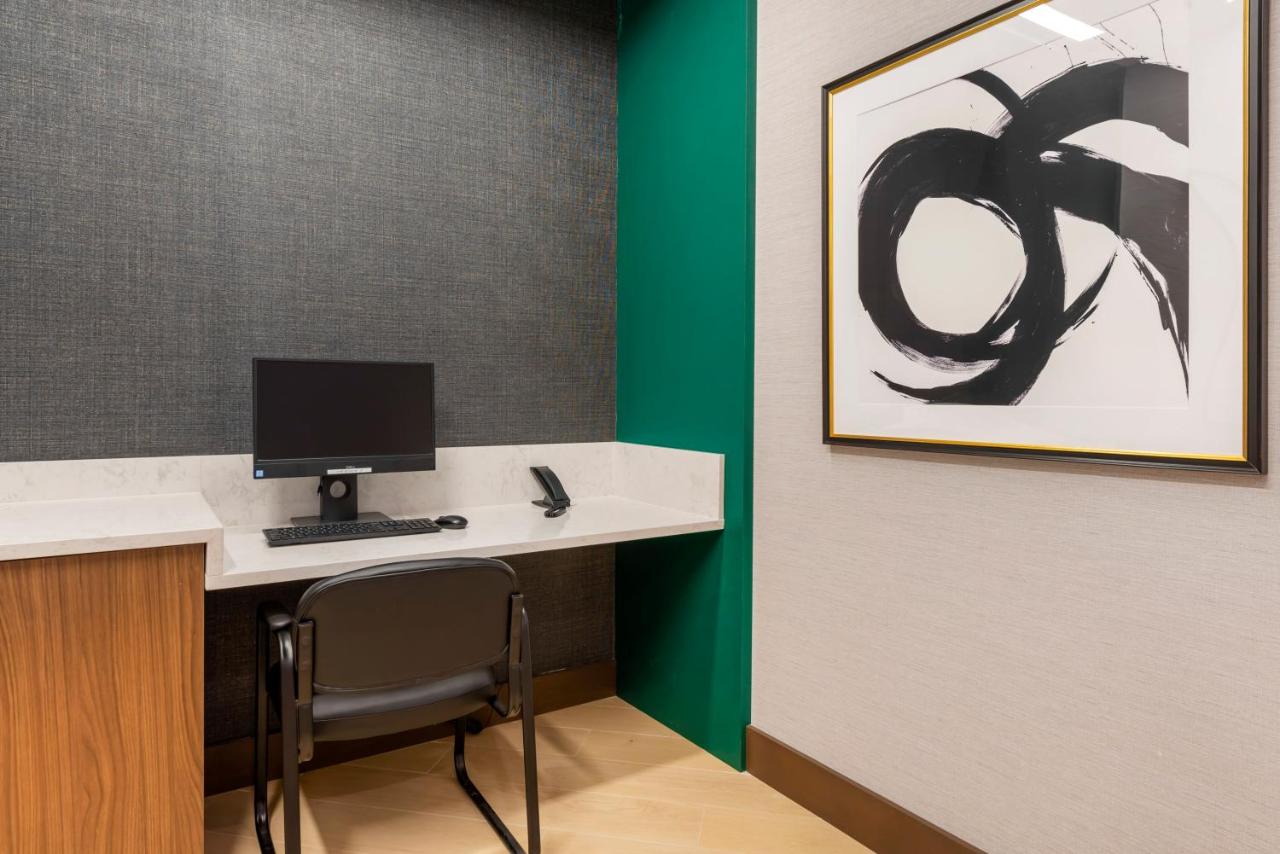 | Cambria Hotel Detroit-Shelby Township