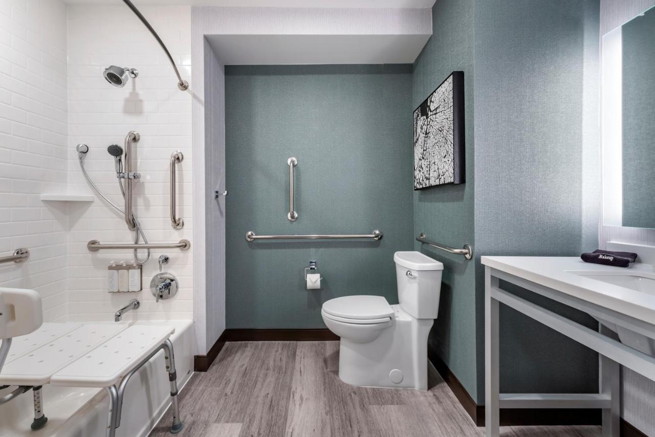 | Cambria Hotel Detroit-Shelby Township