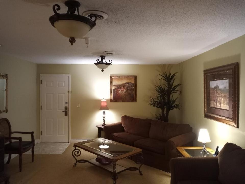 Deluxe Apartment at Ashley Quarters Hotel Cincinnati Airport