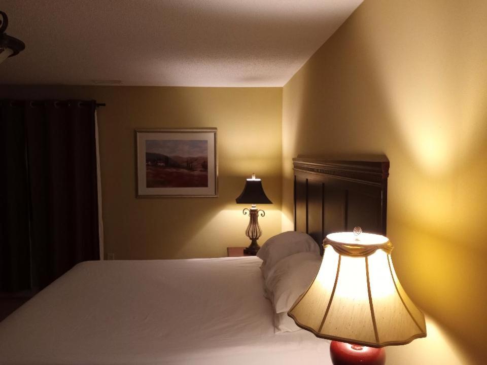 Deluxe Apartment at Ashley Quarters Hotel Cincinnati Airport