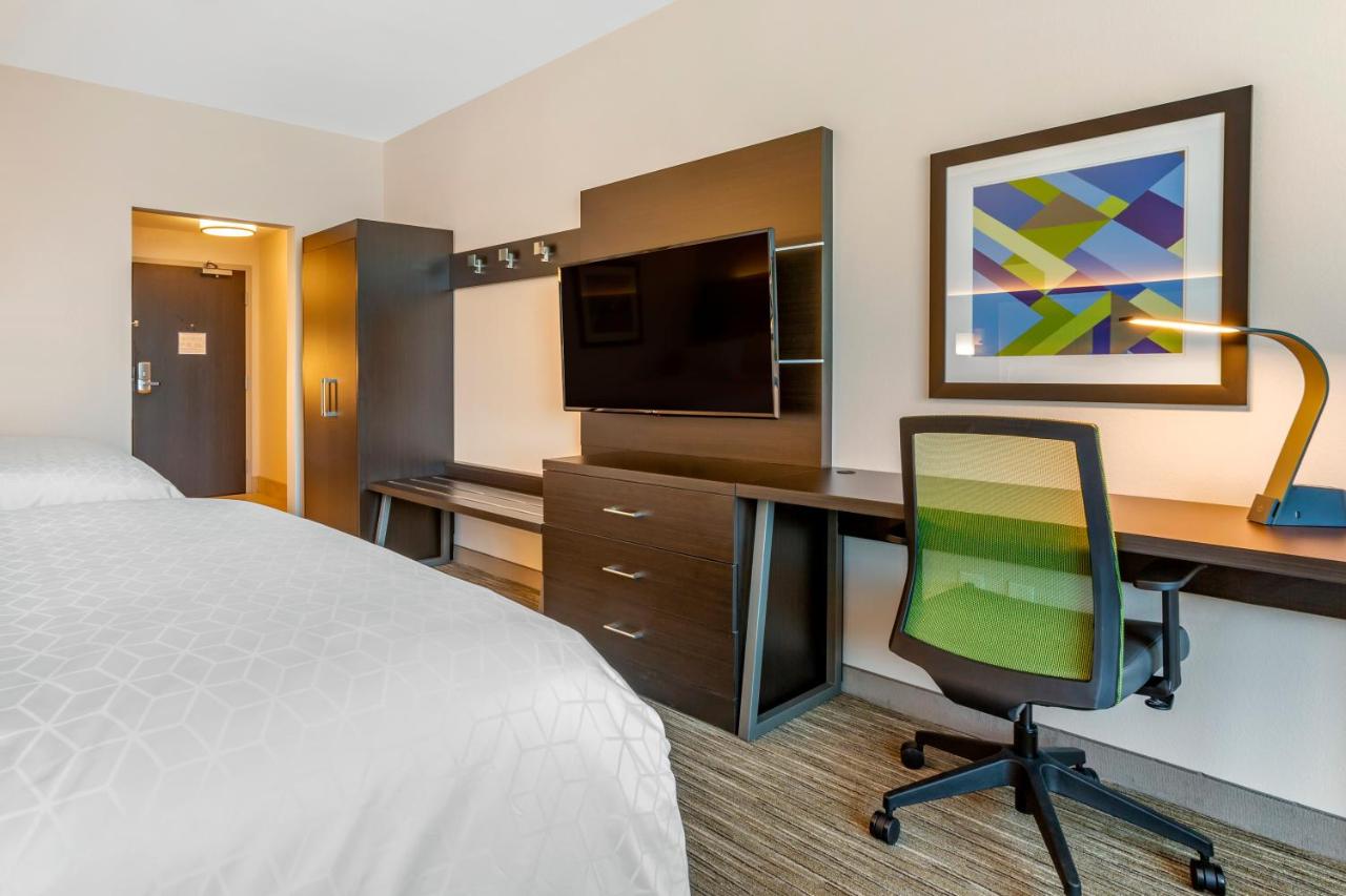  | Holiday Inn Express & Suites - Phoenix Dwtn - State Capitol, an IHG Hotel
