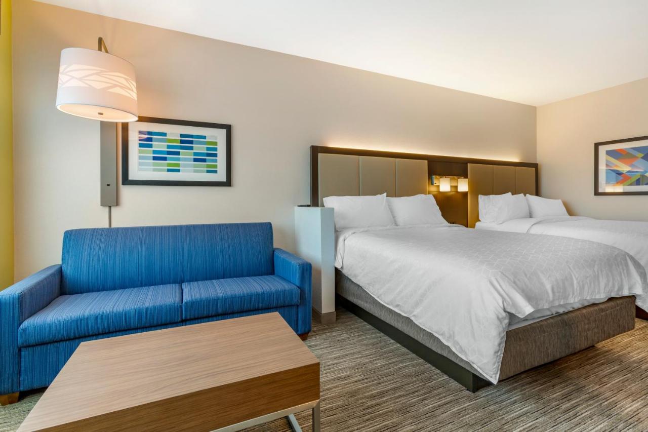 Queen Suite with Two Queen Beds Hearing Accessible - Non-Smoking at Holiday Inn Express & Suites Phoenix Dwtn - State Capitol, an IHG Hotel