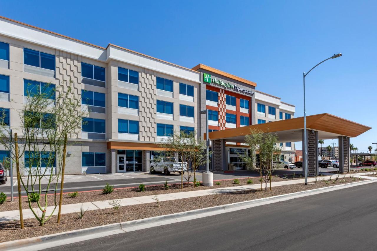  | Holiday Inn Express & Suites - Phoenix Dwtn - State Capitol, an IHG Hotel