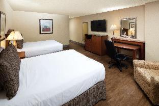 Room #39142557 at Red Lion Hotel Redding
