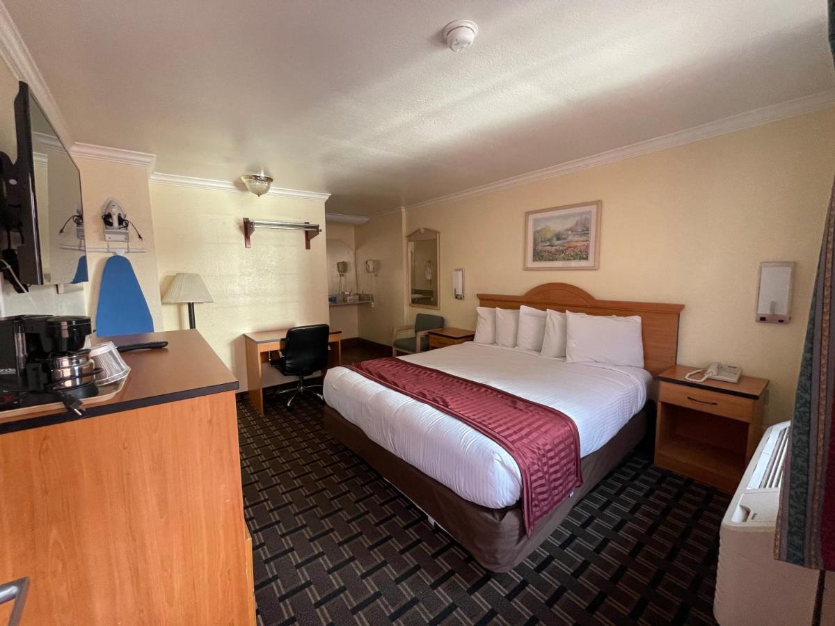 King Room - Non Smoking at Riverside Inn & Suites Santa Cruz