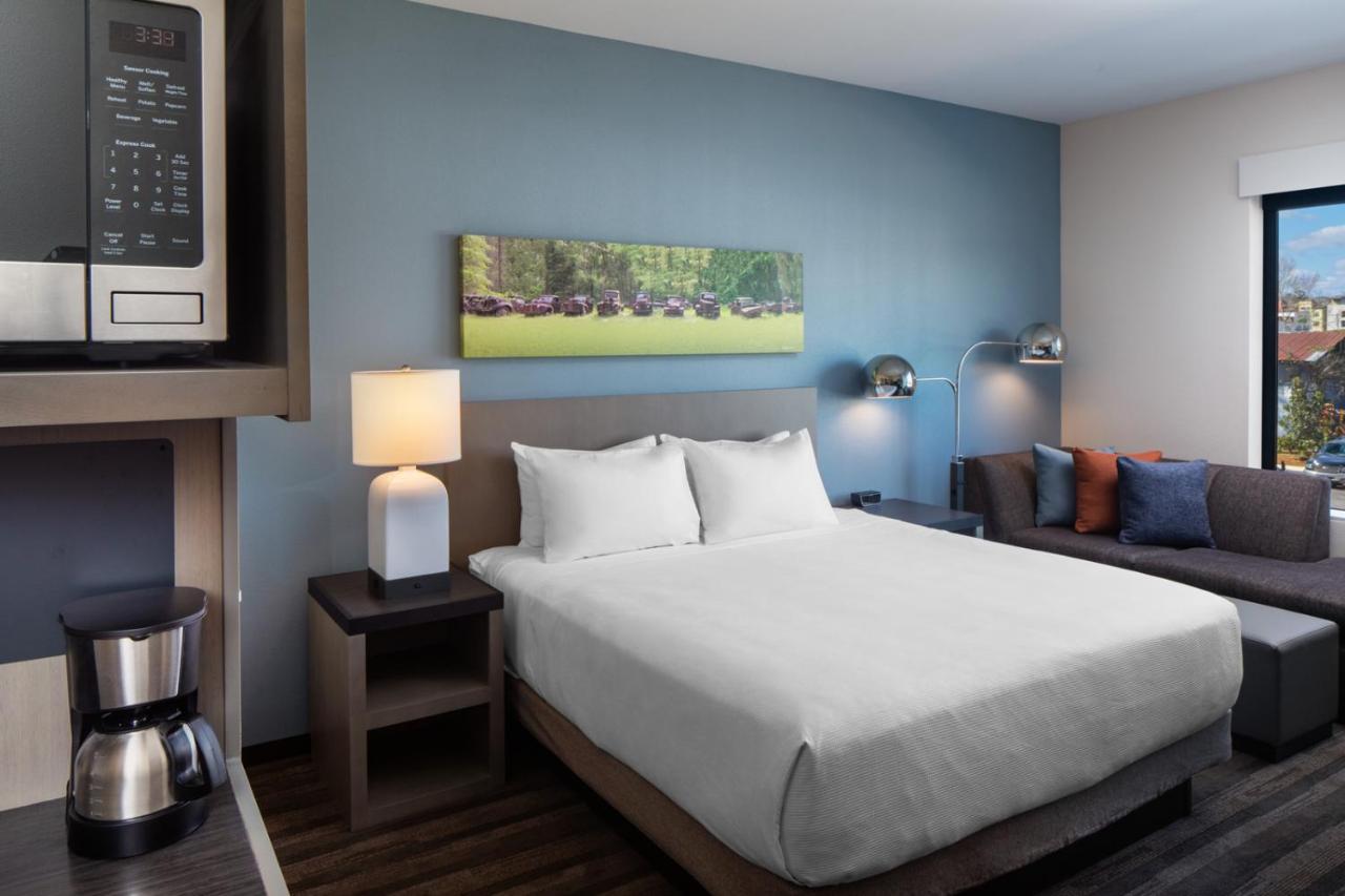 King Room at Hyatt House Tallahassee Capitol – University