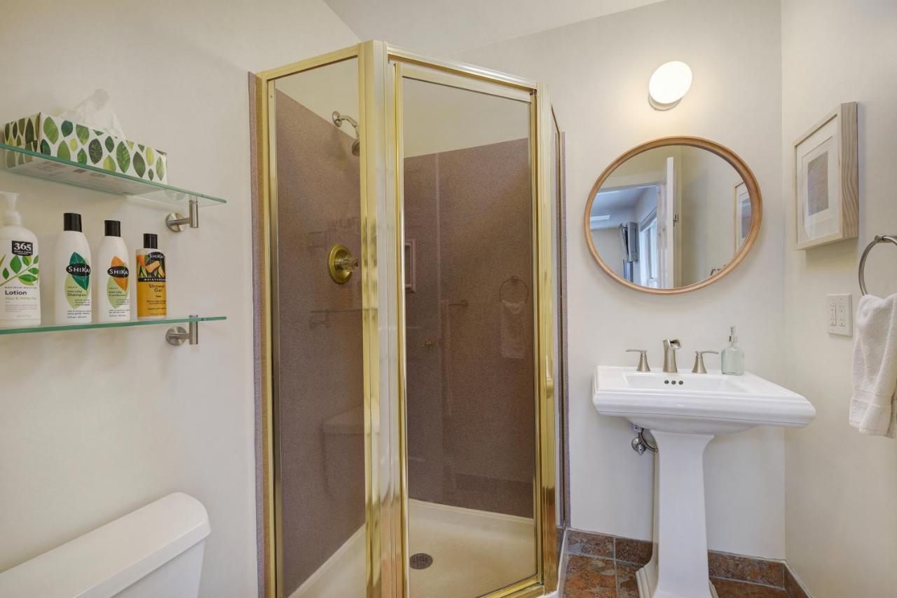 | Boulder Guest House