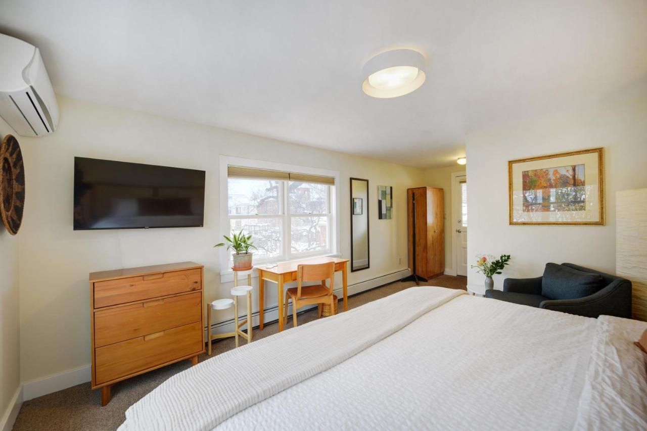 | Boulder Guest House
