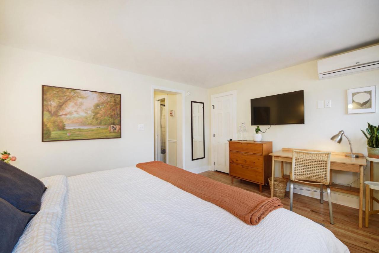 | Boulder Guest House