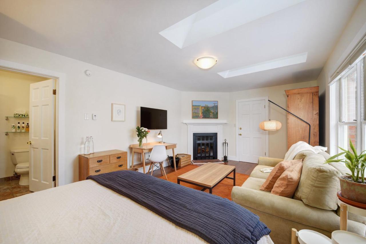 | Boulder Guest House