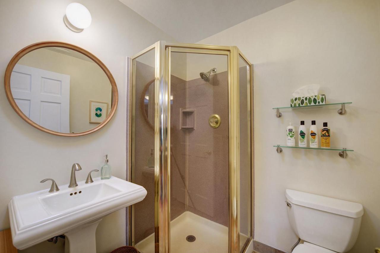| Boulder Guest House