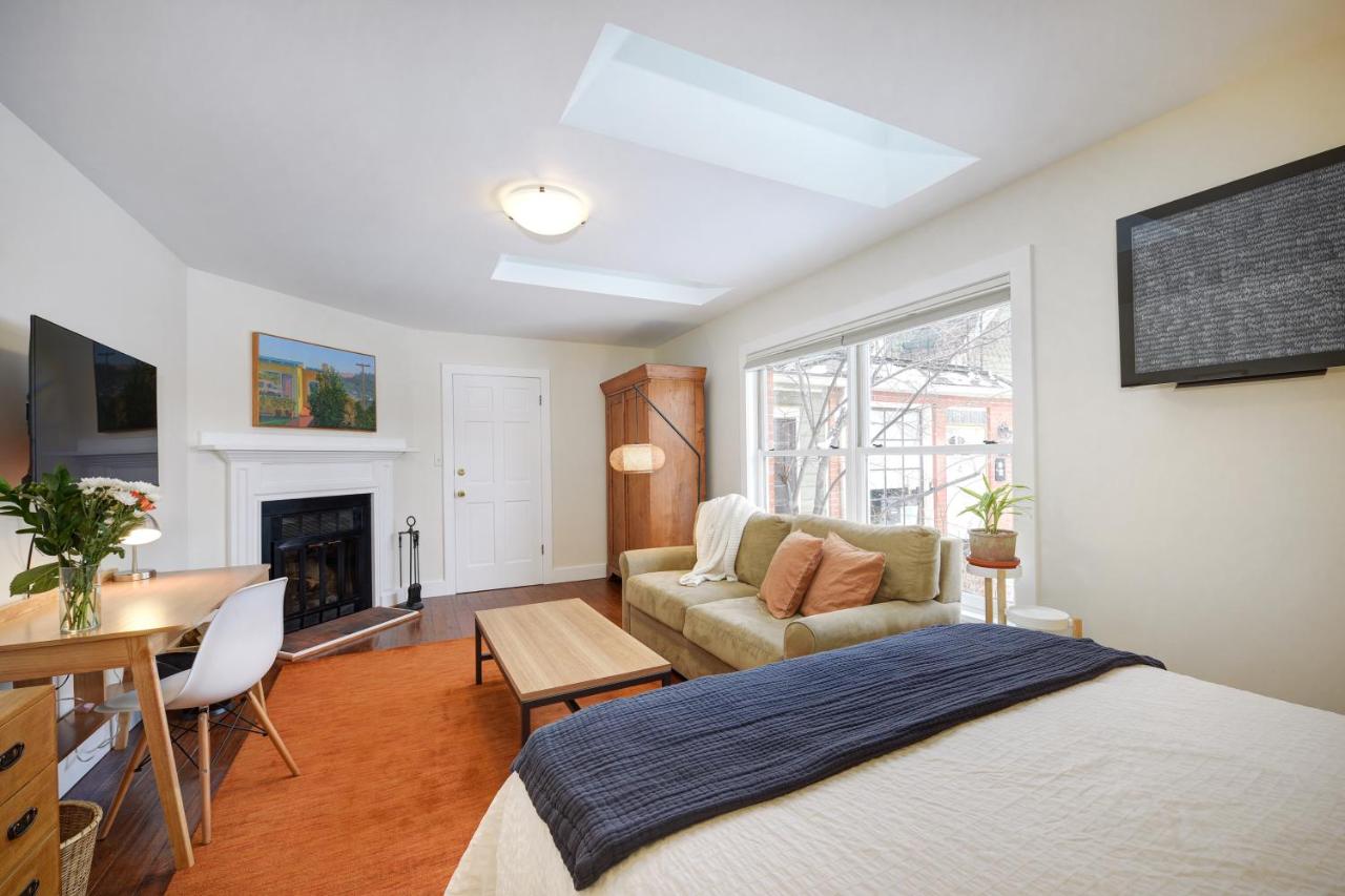 | Boulder Guest House