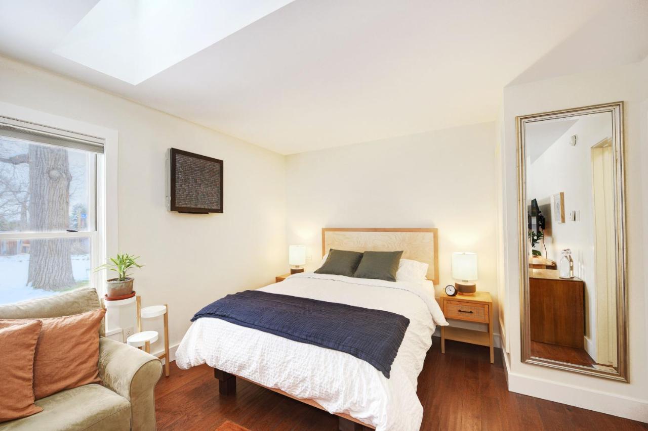 | Boulder Guest House