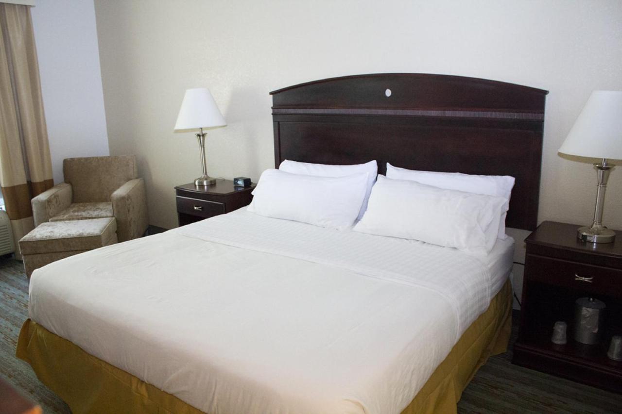 | Holiday Inn Express West Jefferson, an IHG Hotel