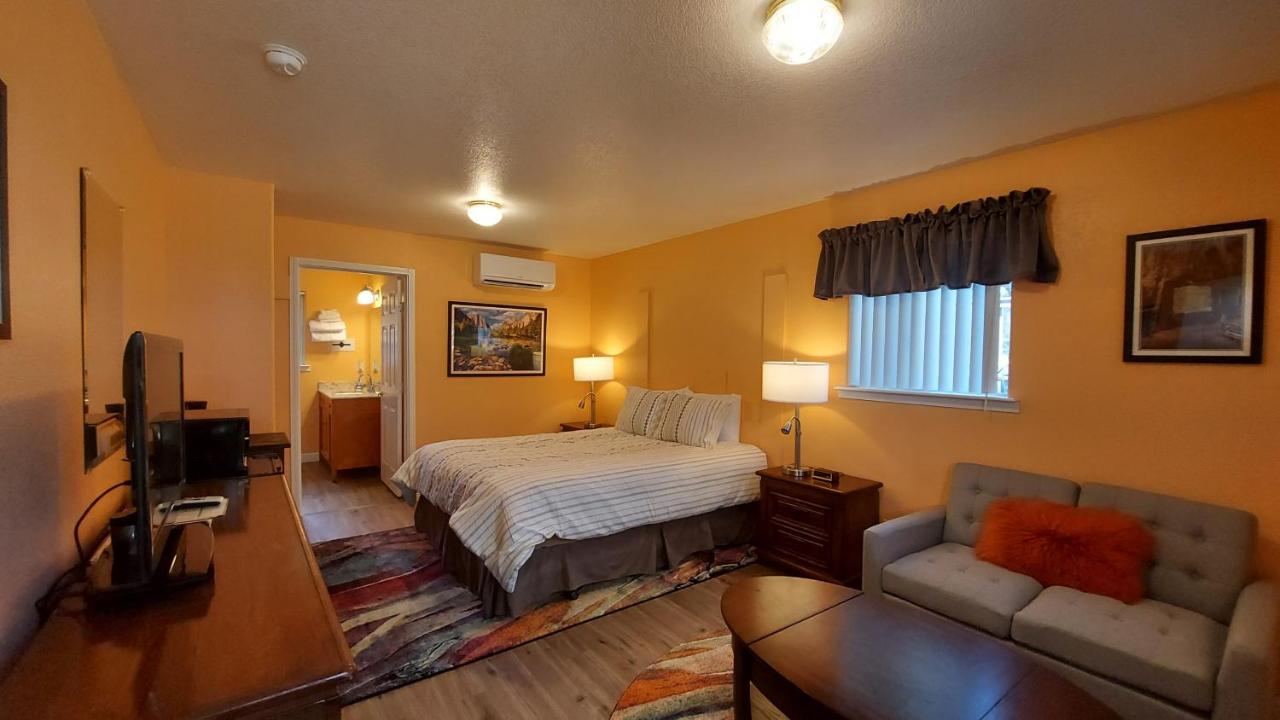 | Little Valley Inn
