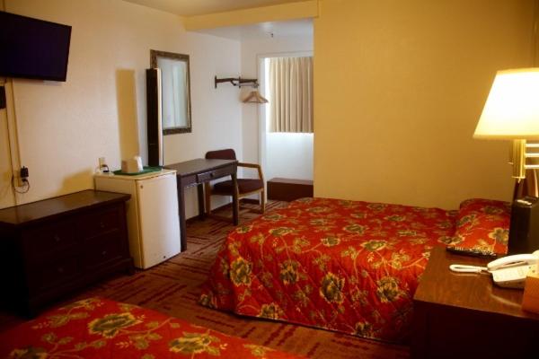 | Econo Inn