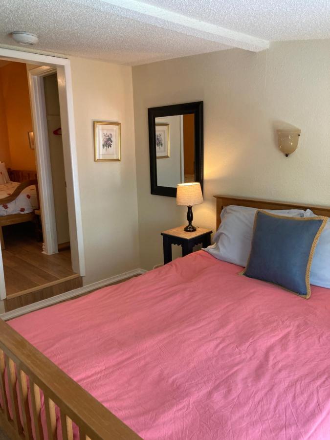 | Mancos Inn