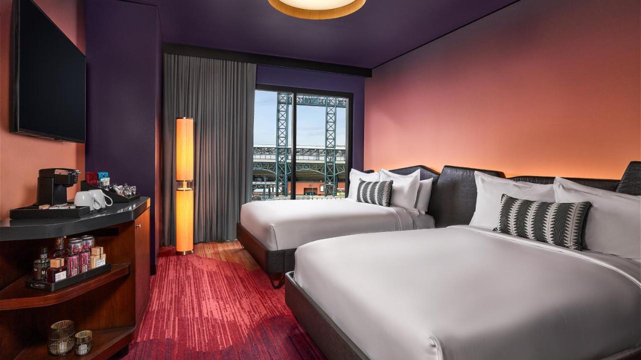 Superior Queen Room at The Rally Hotel