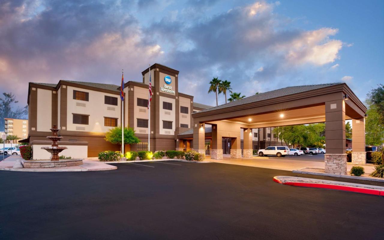  | Holiday Inn Express Hotel & Suites Phoenix Downtown-Ballpark