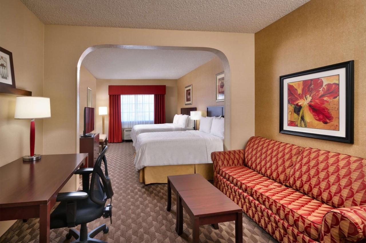 Queen Suite with Two Queen Beds - Disability Access at Best Western Downtown Phoenix