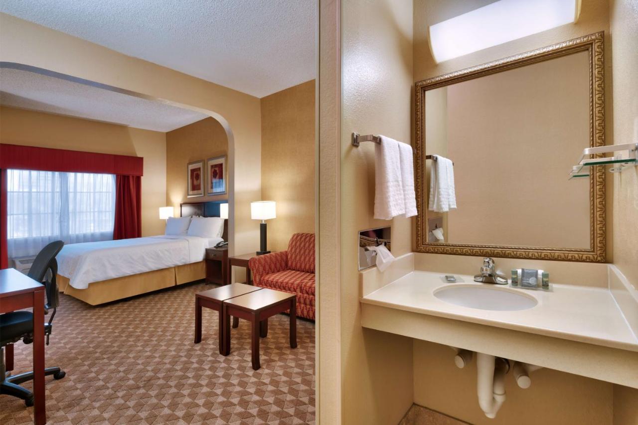 King Room with Mobility Accessible Tub at Best Western Downtown Phoenix