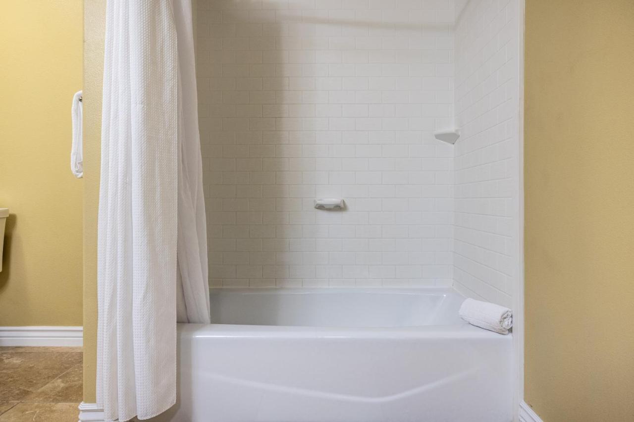 Deluxe King Room - No pets at Canyons Boutique Hotel, a Canyons Collection Property