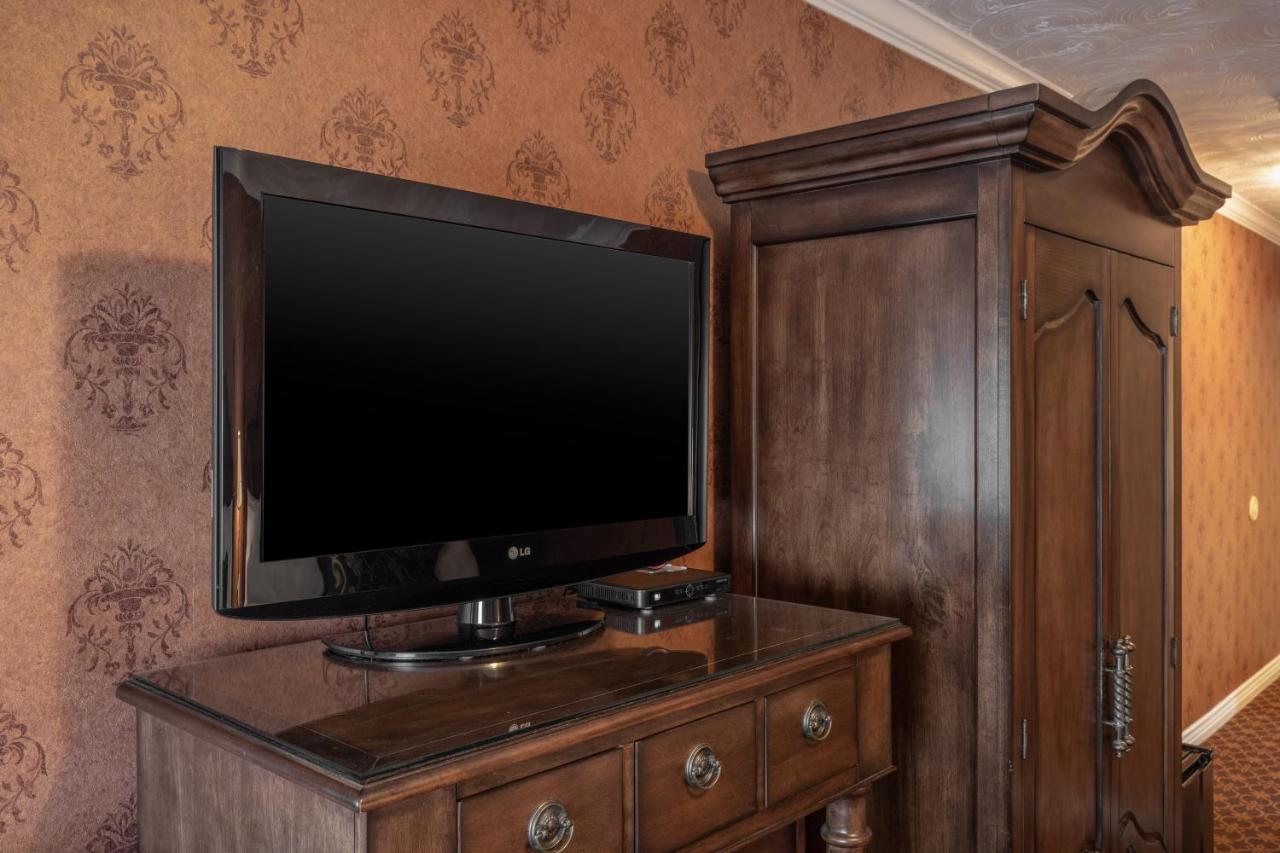 Deluxe King Room - No pets at Canyons Boutique Hotel, a Canyons Collection Property