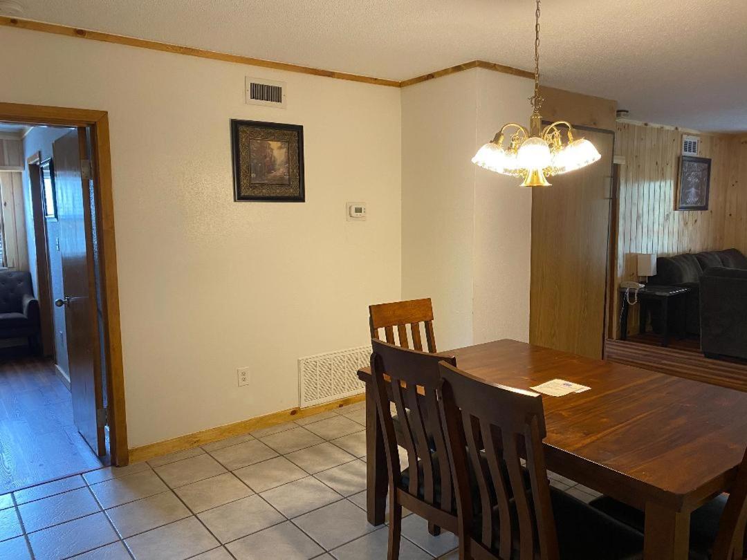 | Zoders Inn and Suites