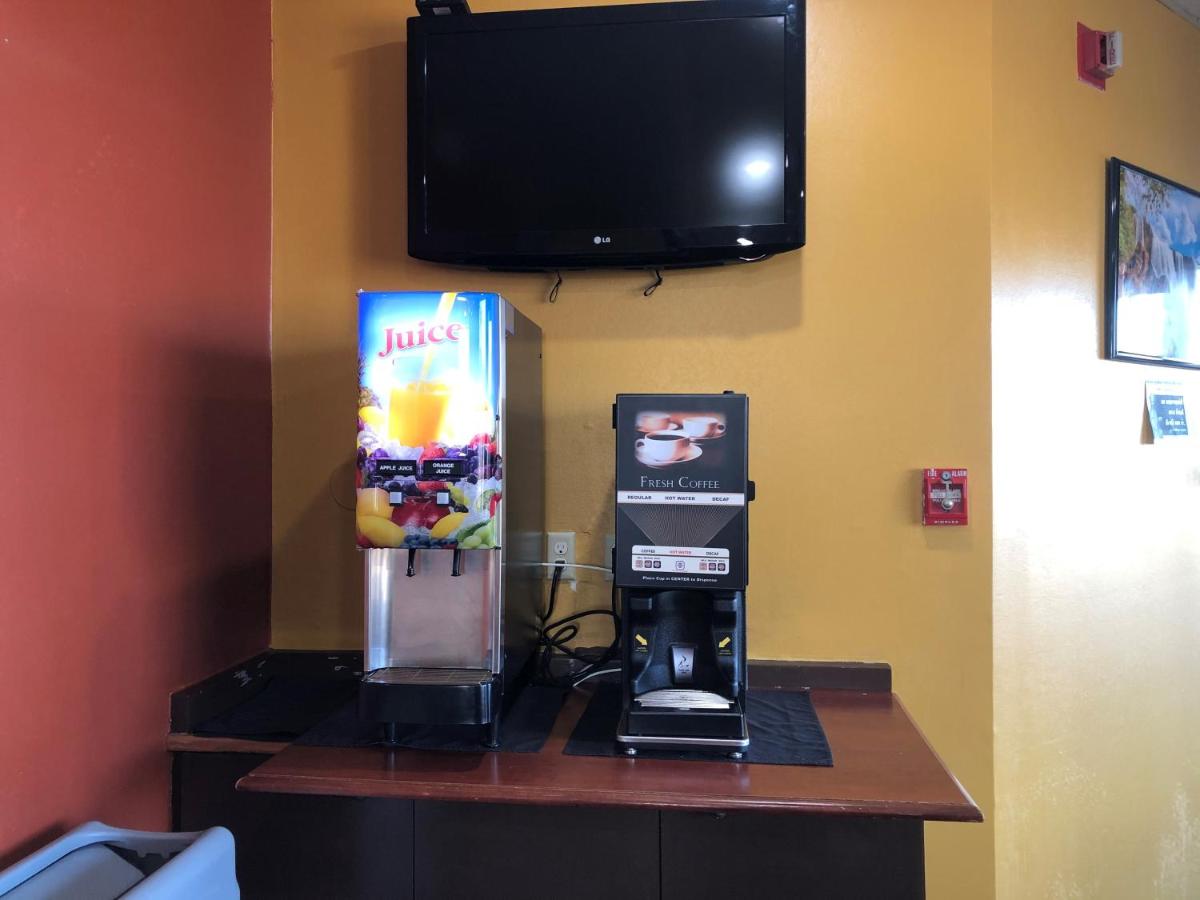 | Days Inn by Wyndham Henrietta/Rochester Area