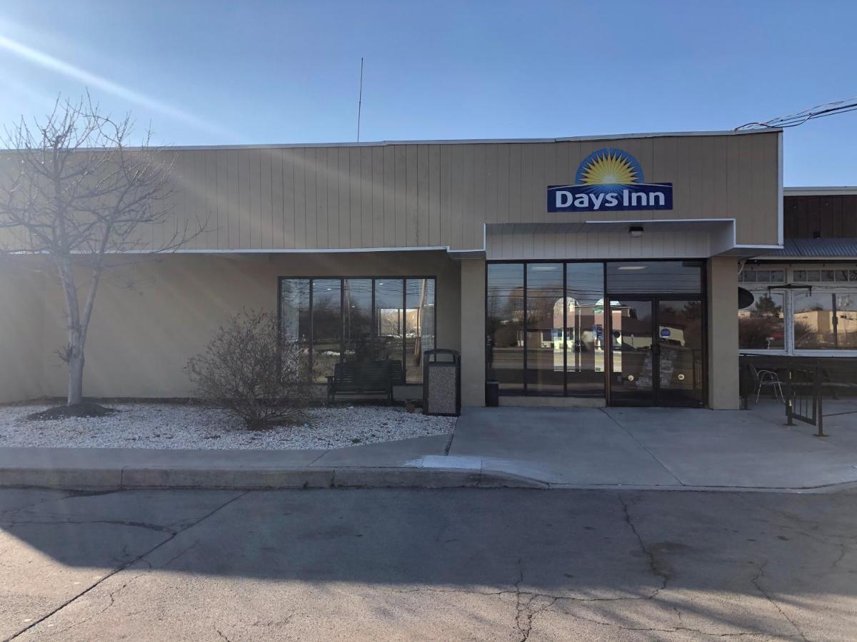 | Days Inn by Wyndham Henrietta/Rochester Area