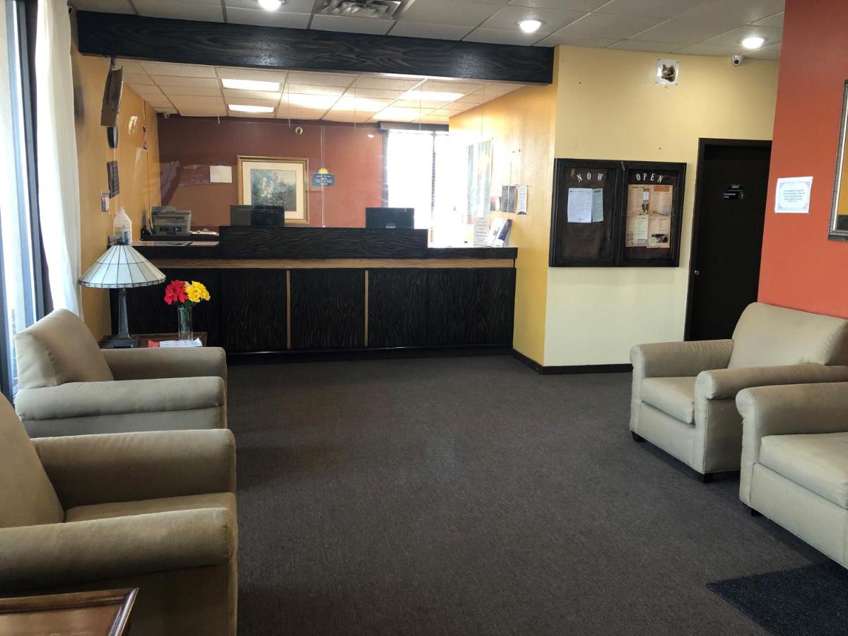 | Days Inn by Wyndham Henrietta/Rochester Area