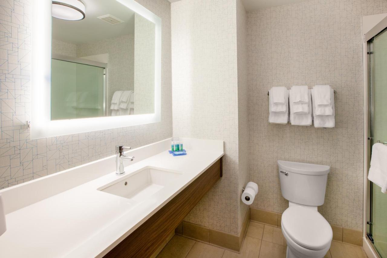 | Holiday Inn Express & Suites - Bullhead City , an IHG Hotel