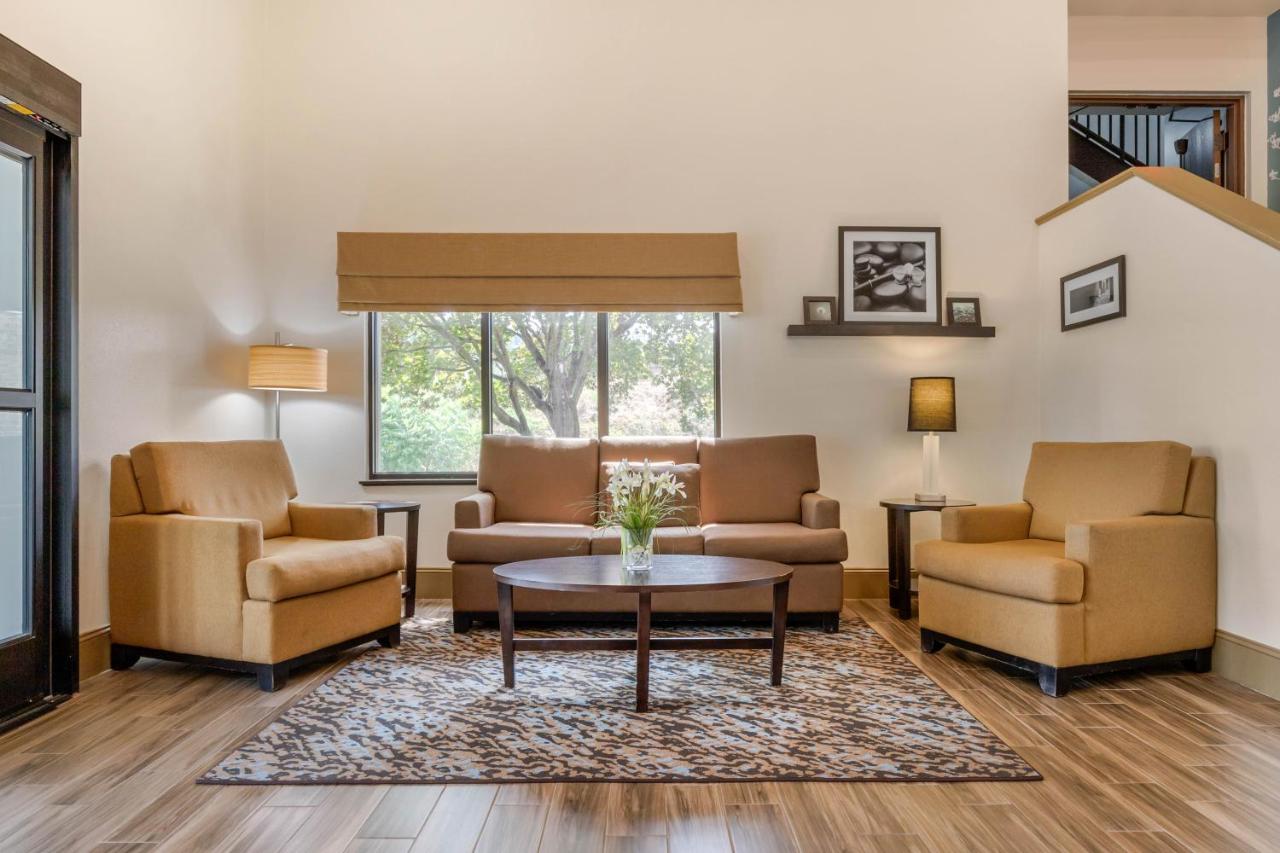 | Sleep Inn & Suites Johnson City