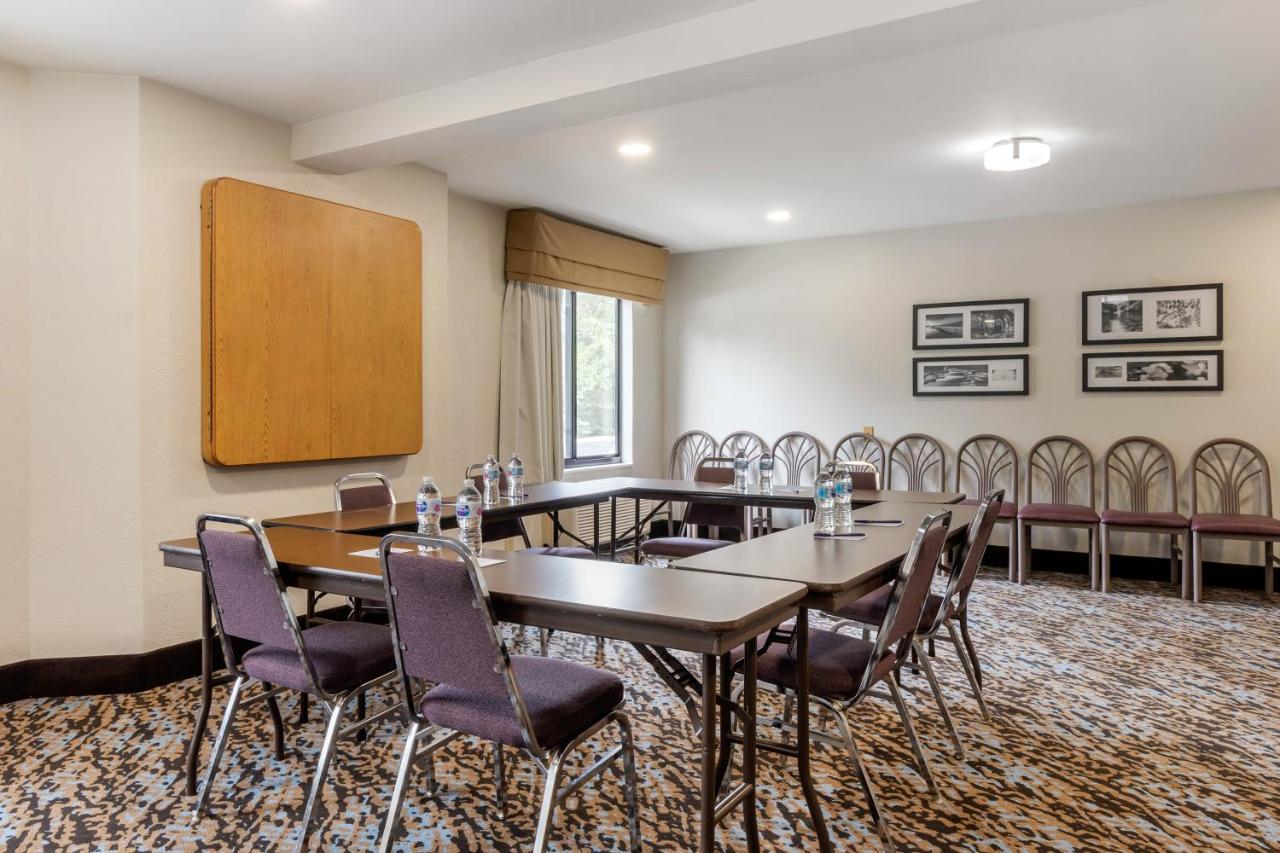 | Sleep Inn & Suites Johnson City
