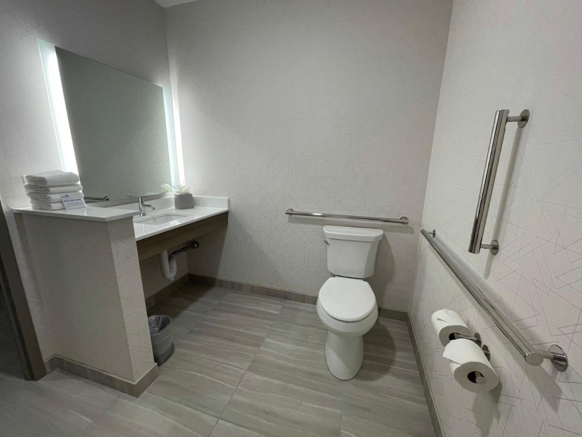 Double Room with Two Queen Beds and Mobility Accessible Tub - Non-Smoking at Holiday Inn Express & Suites Ft. Smith Airport by IHG
