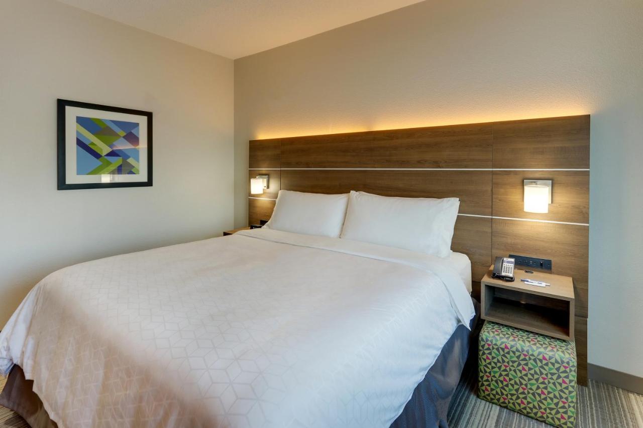 King Room - Mobility Access Tub - Non-Smoking at Holiday Inn Express Cincinnati North - Monroe, an IHG Hotel