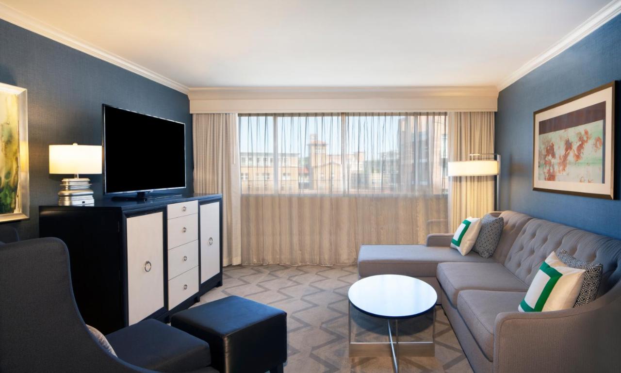 | Melrose Georgetown Hotel