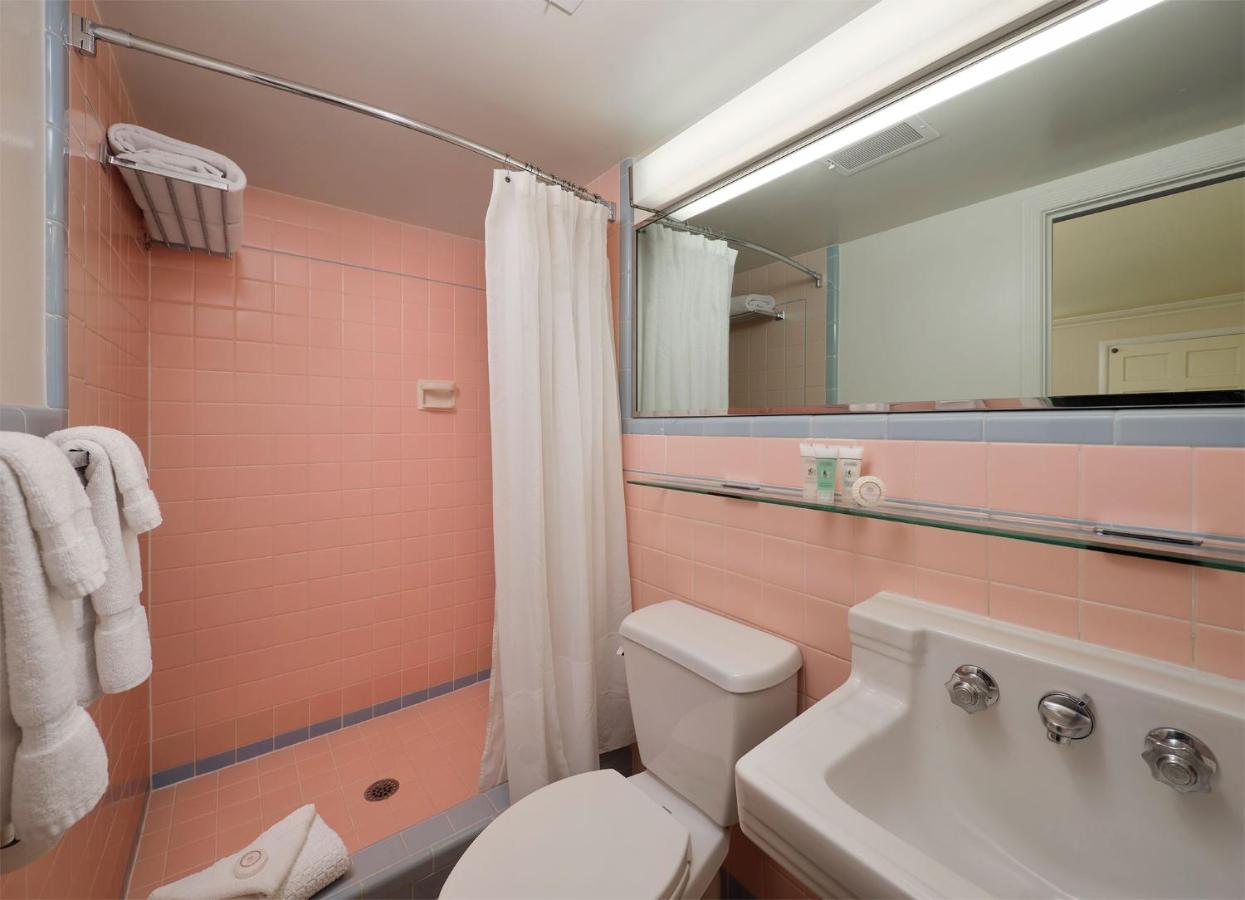 | Little America Hotel - Wyoming