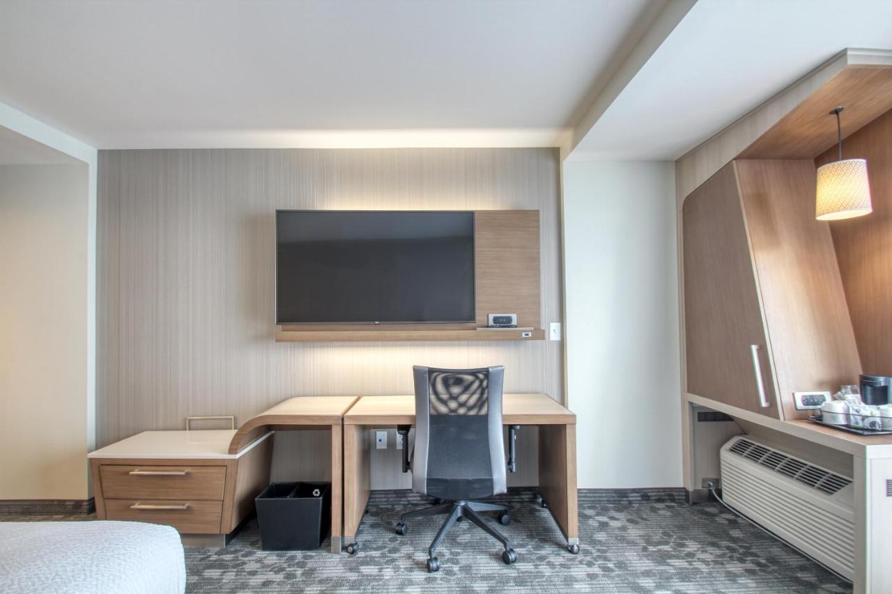King Room with Sofa Bed at Courtyard by Marriott Fargo