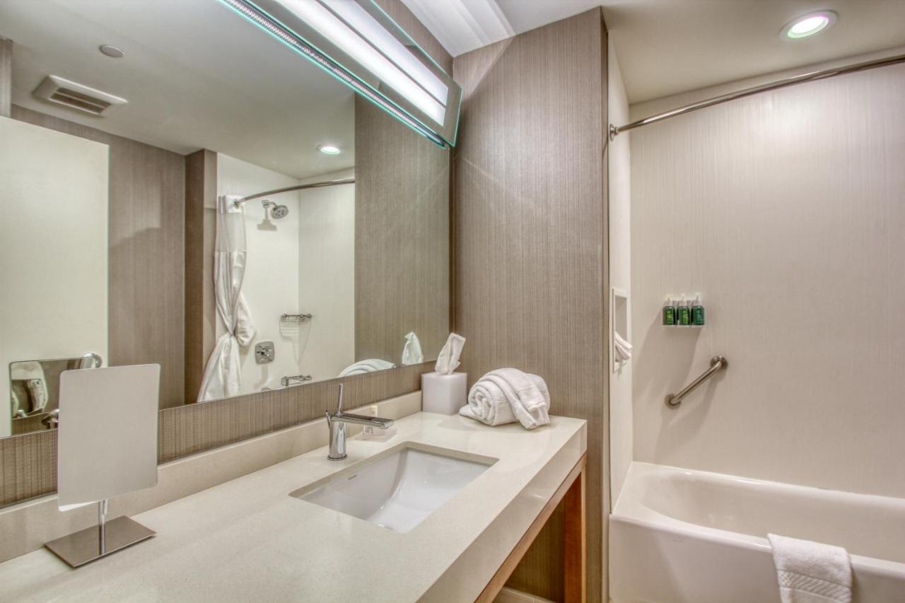 Double Queen Room at Courtyard by Marriott Fargo
