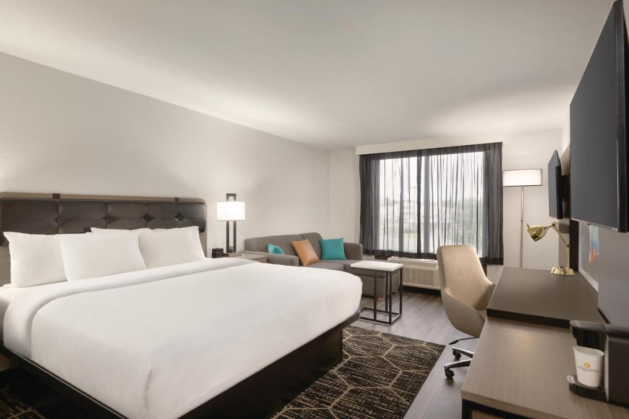 Deluxe 1 King Bed with Sofa Bed, Upper Floor, Non-Smoking at La Quinta Inn & Suites by Wyndham Dothan