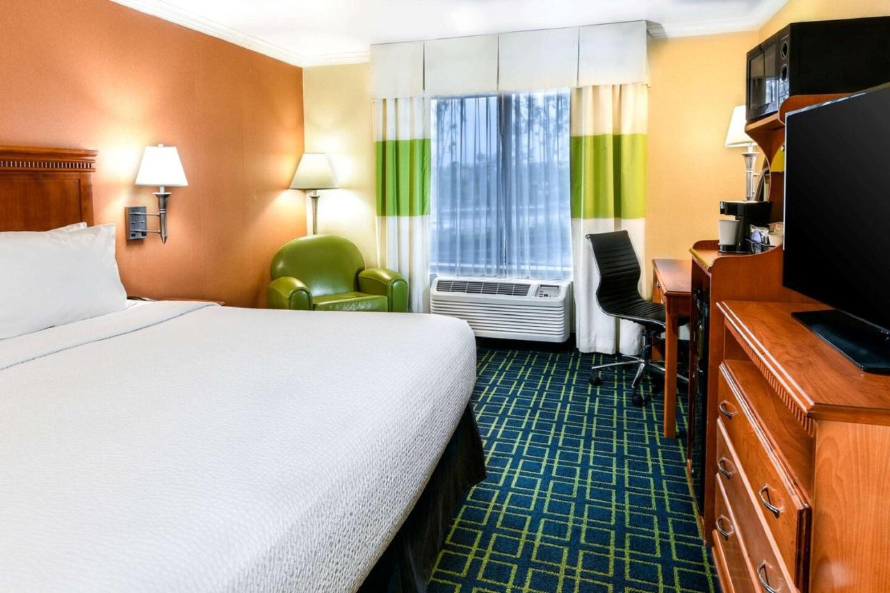 King Room at SureStay Hotel by Best Western Ontario Airport