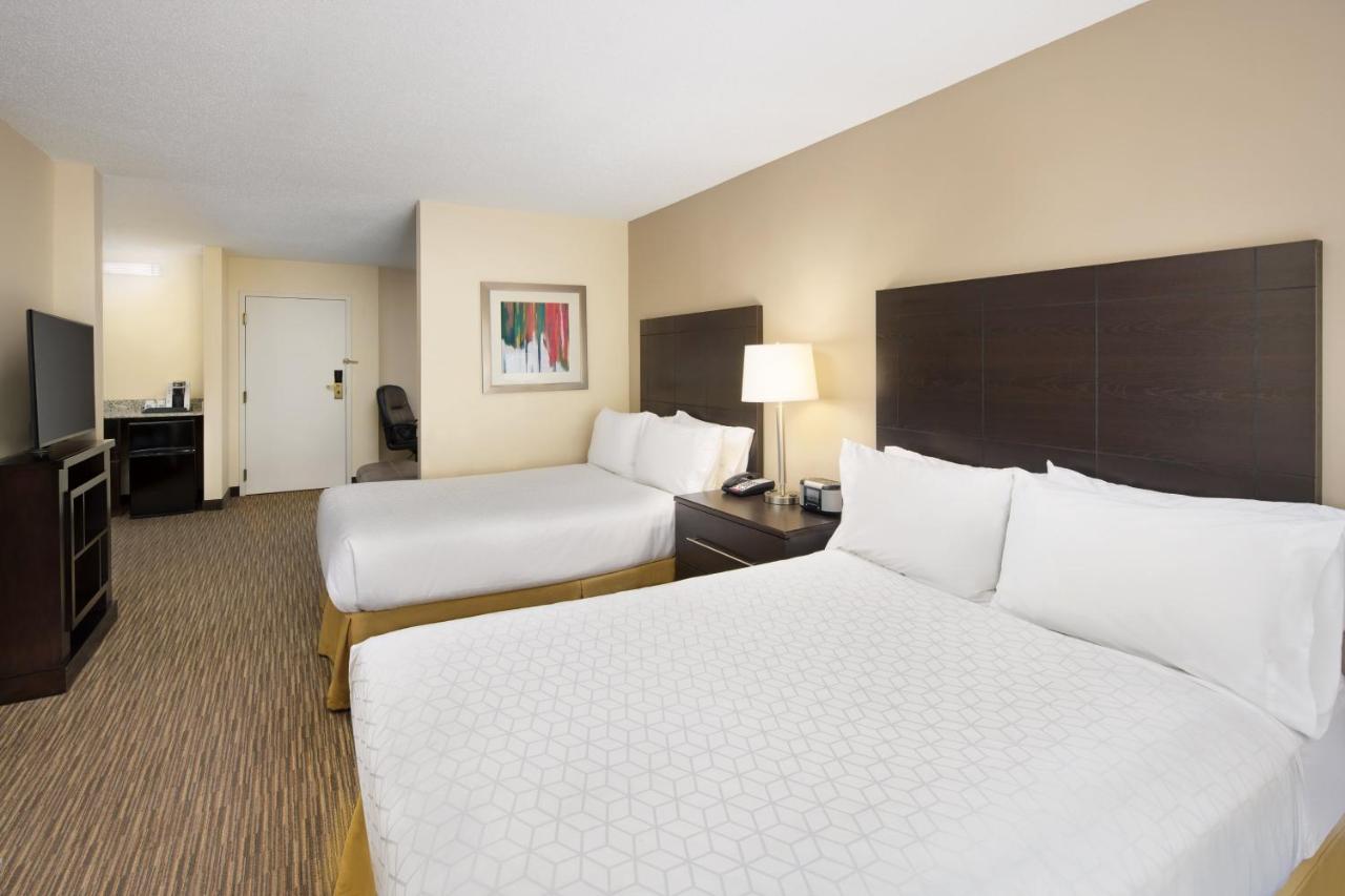 Standard Double or Twin Room at Holiday Inn Express & Suites Alpharetta - Windward Parkway by IHG