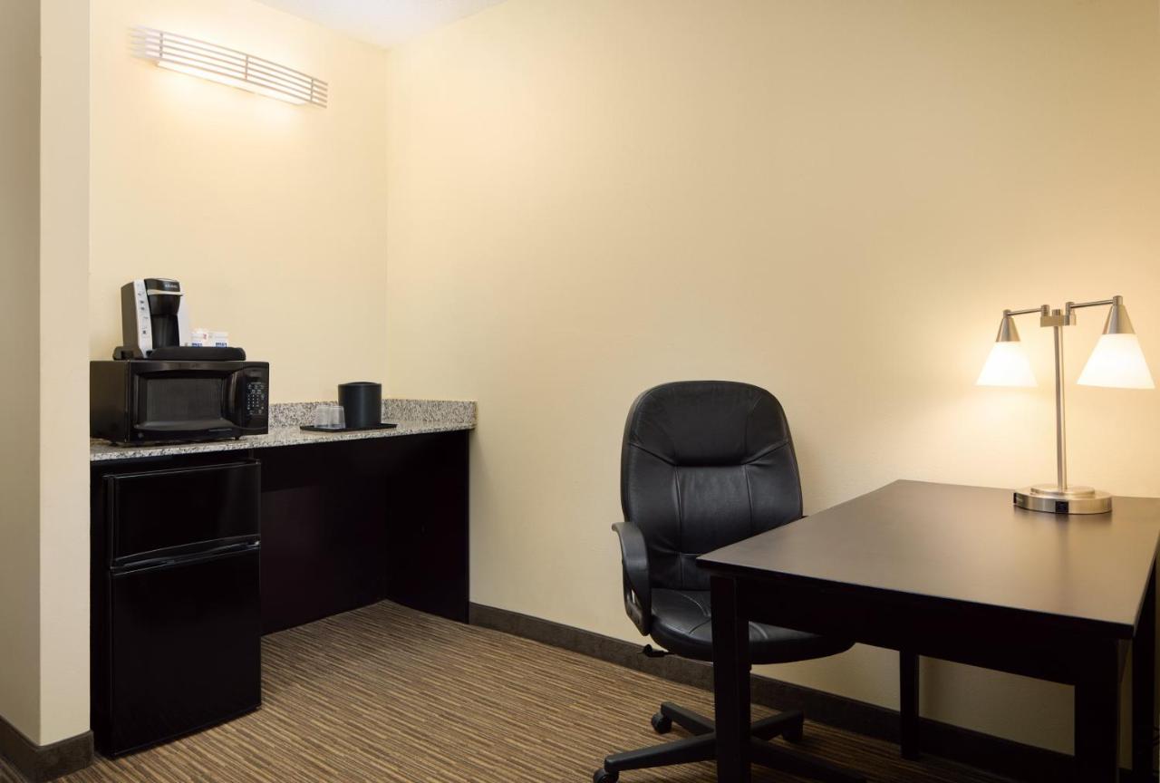 Double Room with Two Double Beds - Disability Access Tub/ Non-Smoking at Holiday Inn Express & Suites Alpharetta - Windward Parkway by IHG