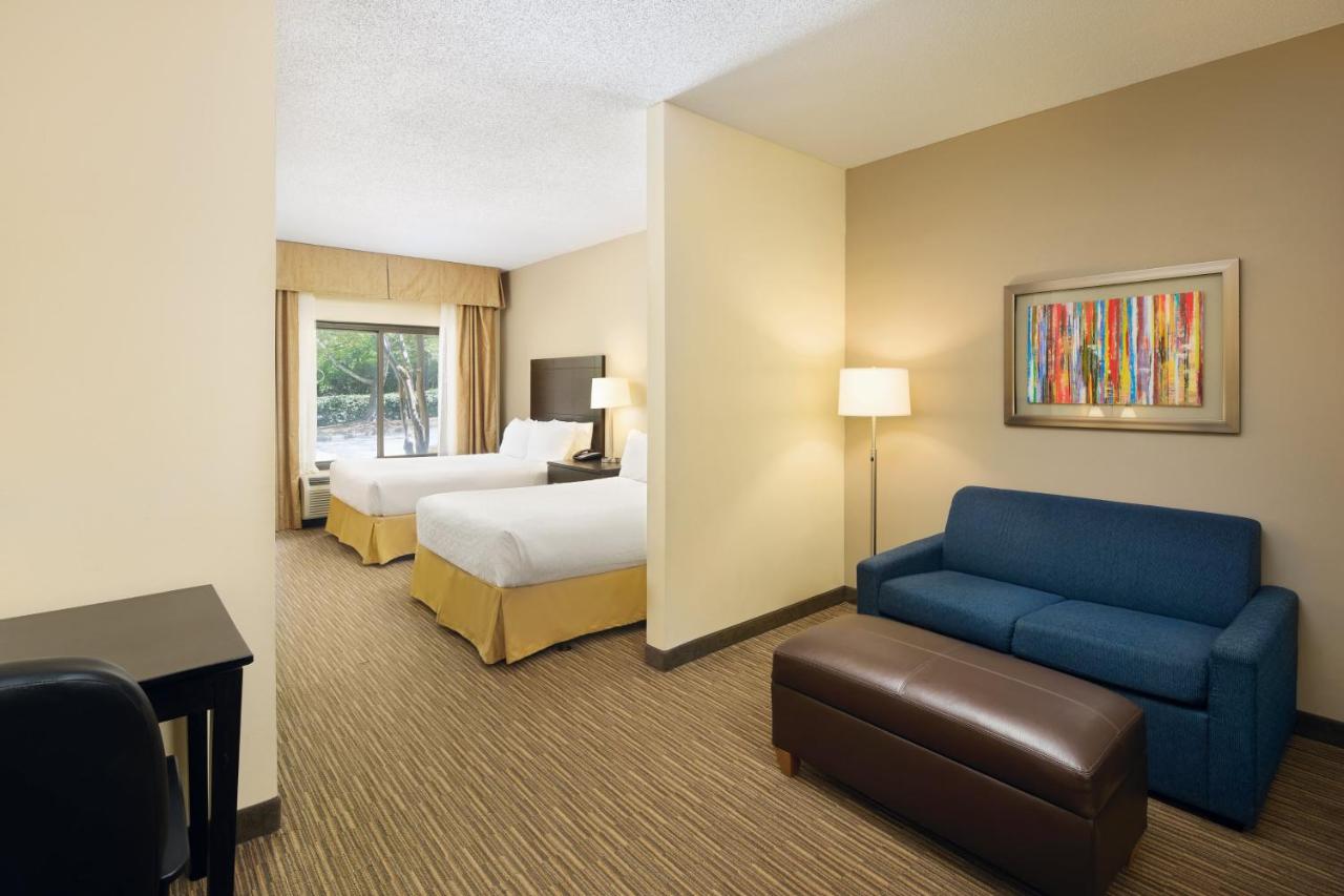 Double Room with Two Double Beds - Disability Access Tub/ Non-Smoking at Holiday Inn Express & Suites Alpharetta - Windward Parkway by IHG