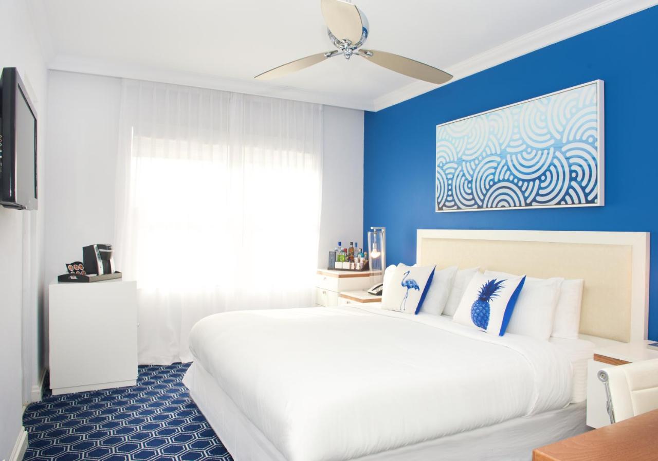King Room at Blue Moon Hotel
