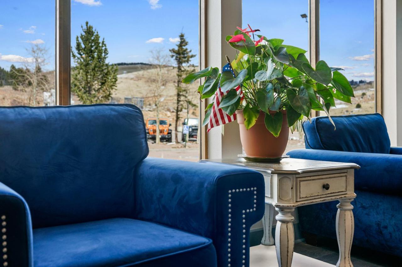 | Gold King Mountain Inn