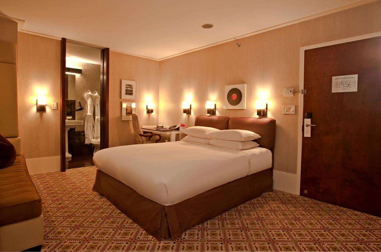 Queen Luxe Room at City Club Hotel