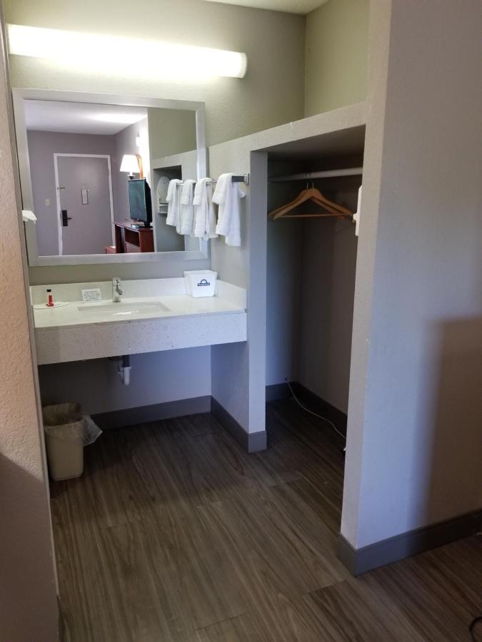 Double Room - Smoking at Days Inn by Wyndham Wilson